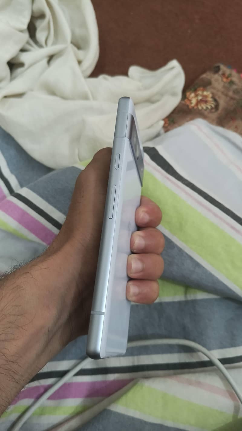 Google Pixel 7a 2