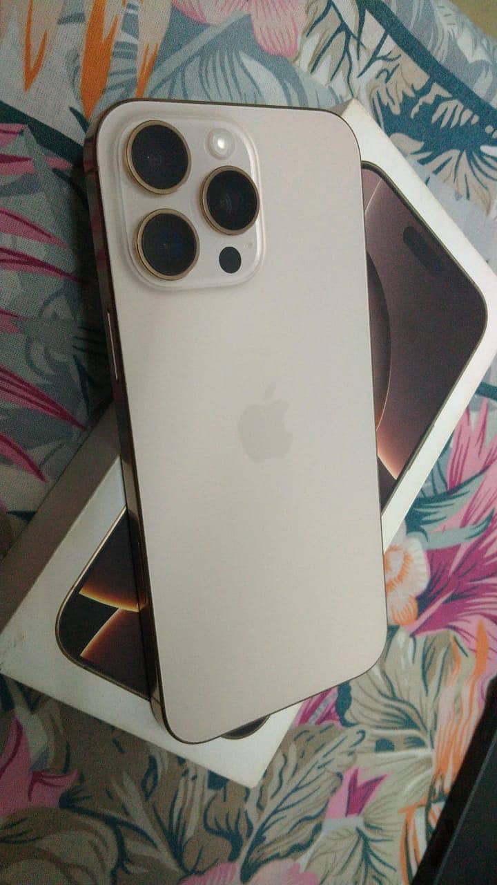 Apple iPhone 16 Pro Max 2