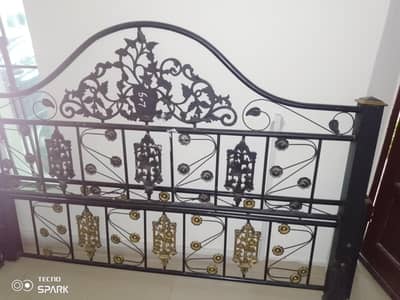 Iron Bed set for dale