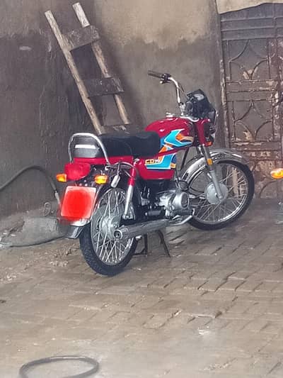 Honda cd70 slightly used one Hand