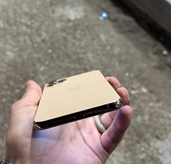 iPhone 11 pro max 2