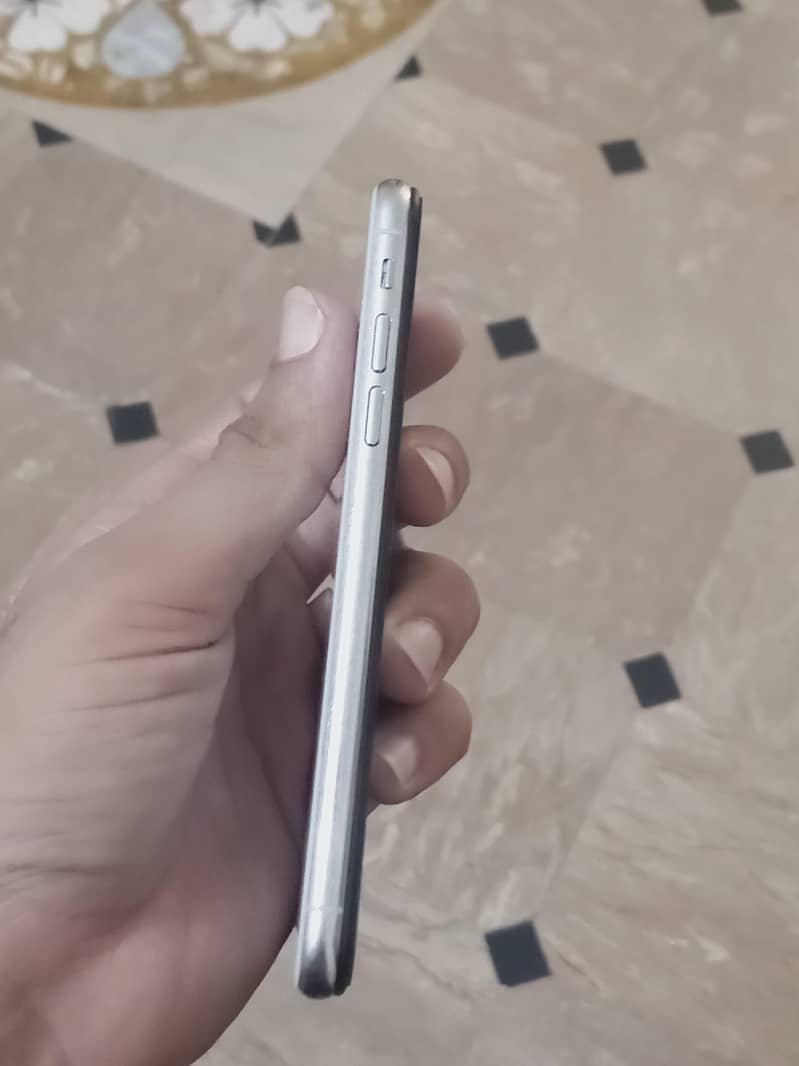 Apple iPhone X 3