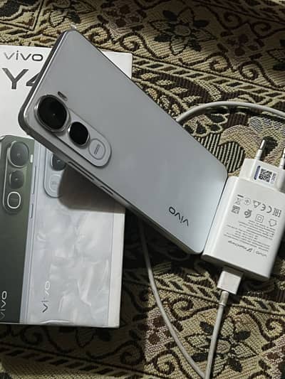 Vivo y400 12 gb Ram 256gb memory With box Charger