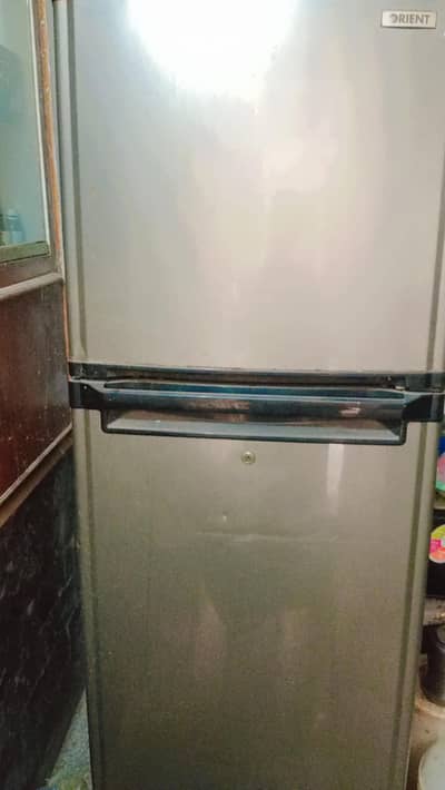 Medium orient refrigerators