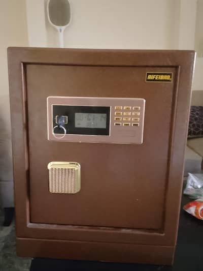 locker heavy weight