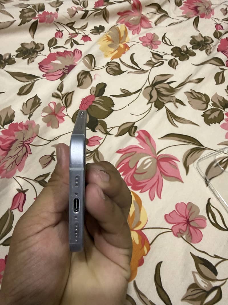 Apple iPhone 15 3