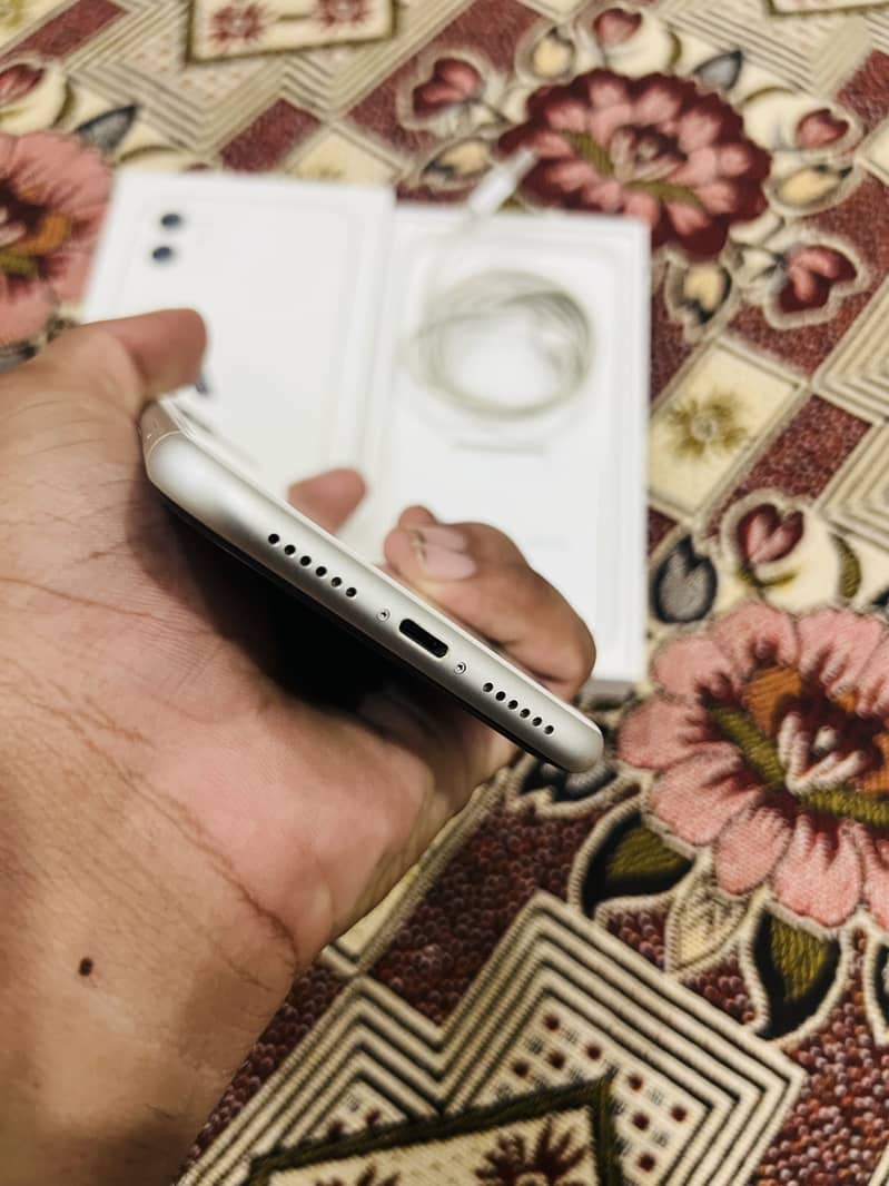 iphone 11 4