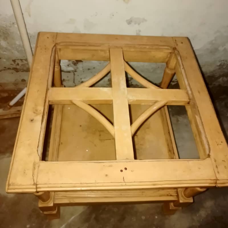 5 seter sofa our table set 4