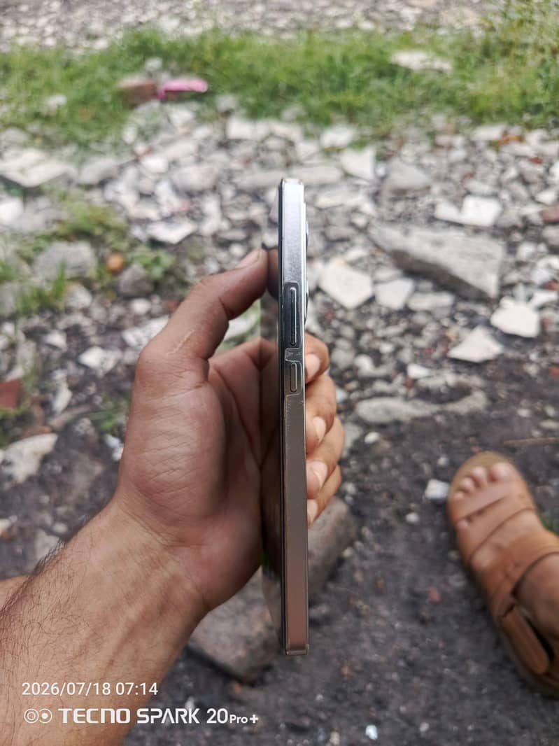 Infinix Note 40 4