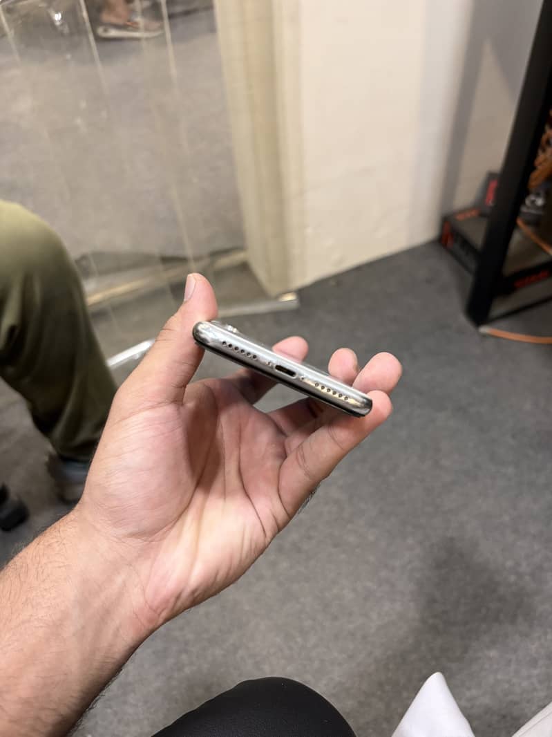 Apple iPhone X 2
