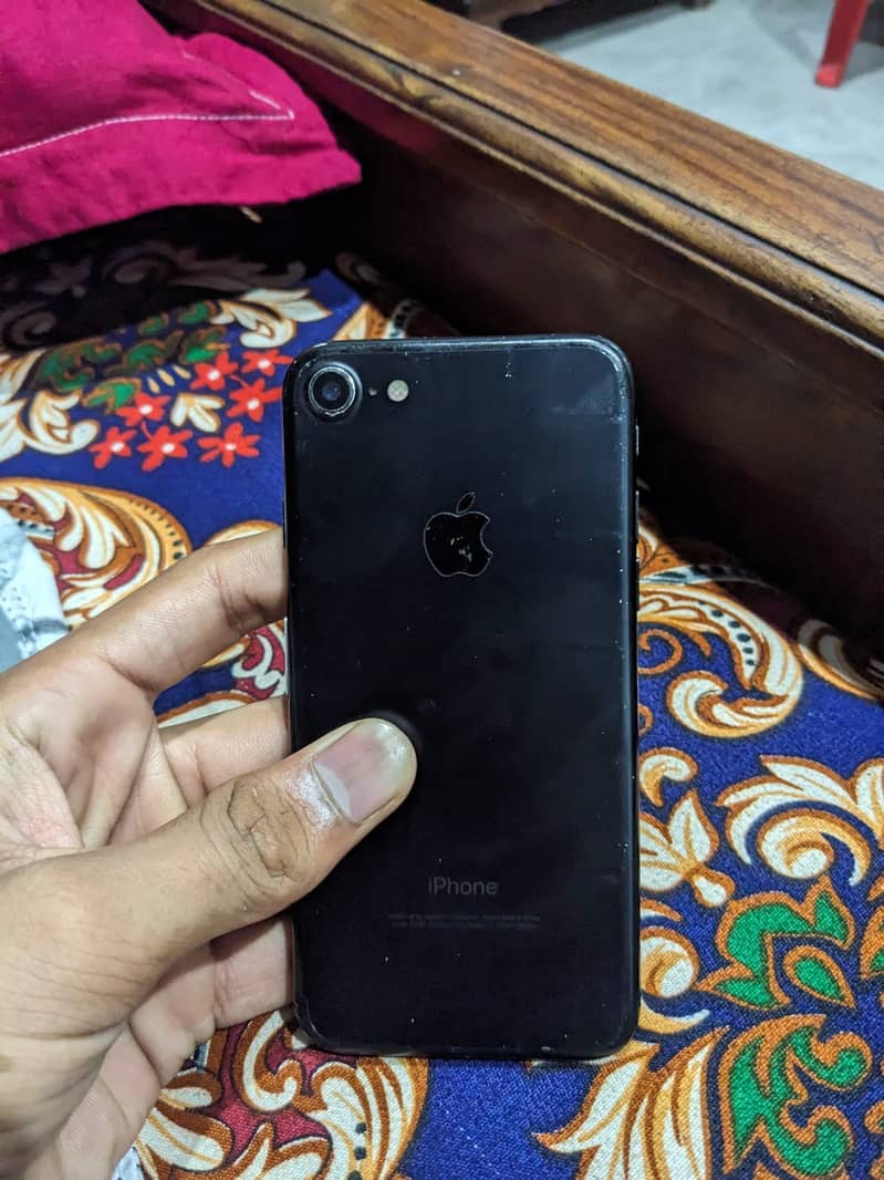 Apple iPhone 7 2