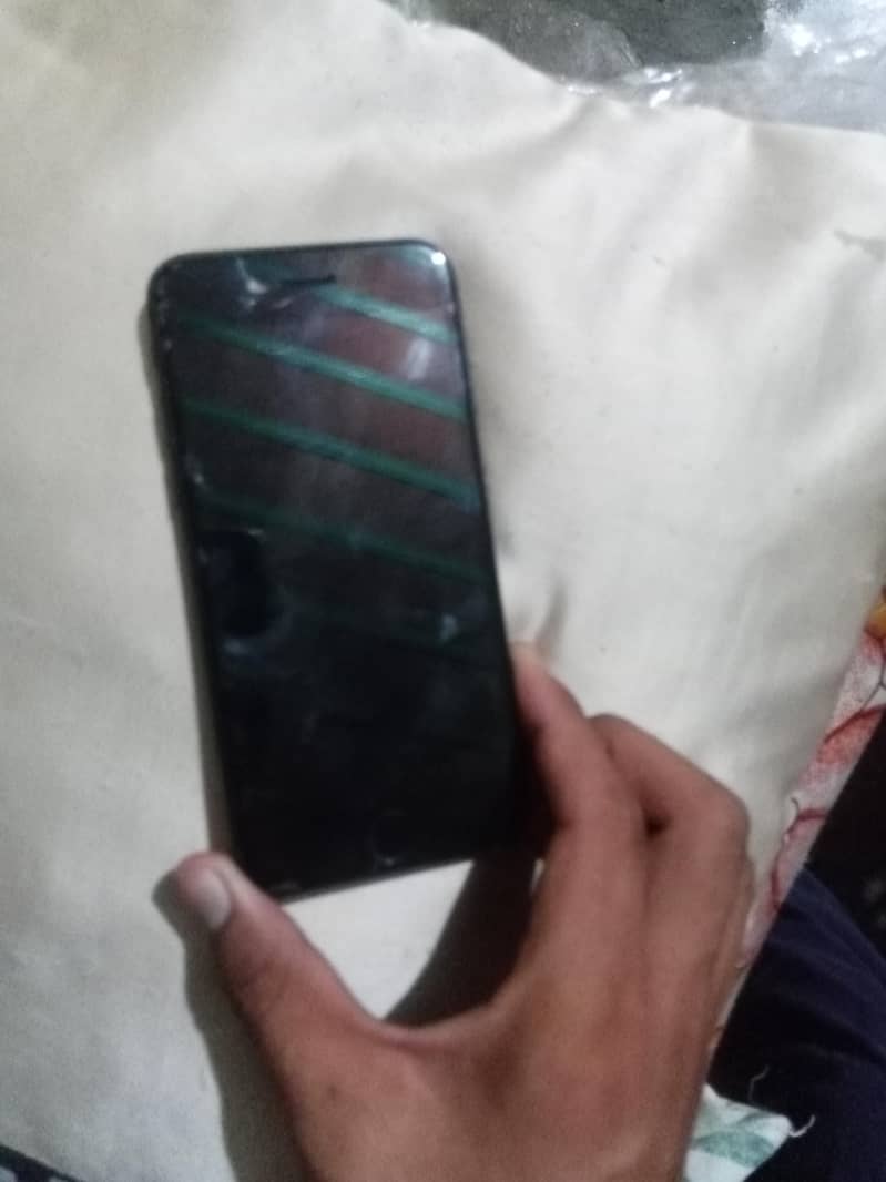 Apple iPhone 7 1