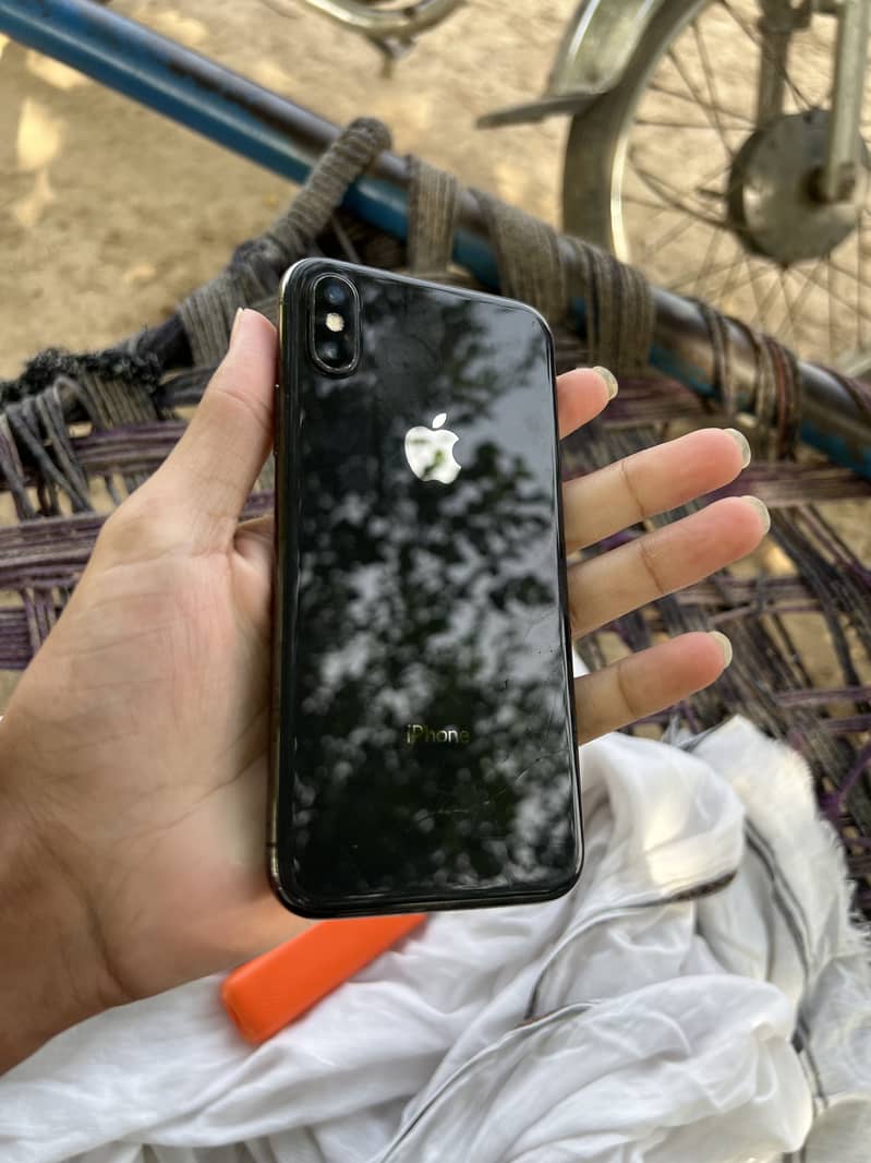 Apple iPhone X 4
