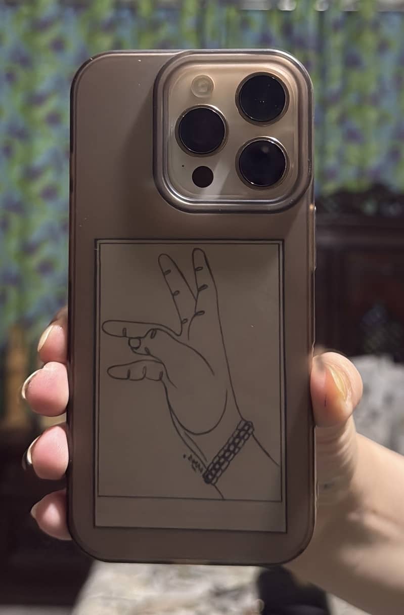 Apple iPhone 16 Pro 0