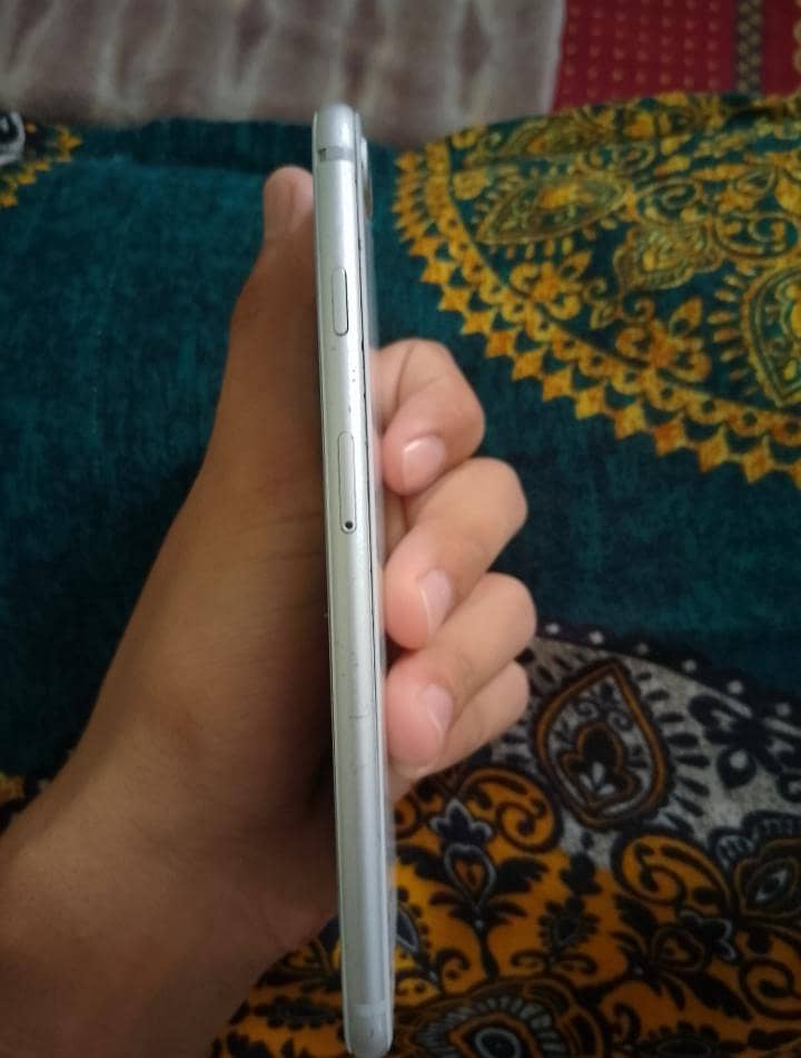 Apple iPhone 8 Plus 2