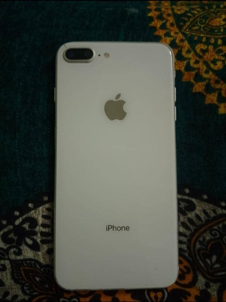 Apple iPhone 8 Plus 4