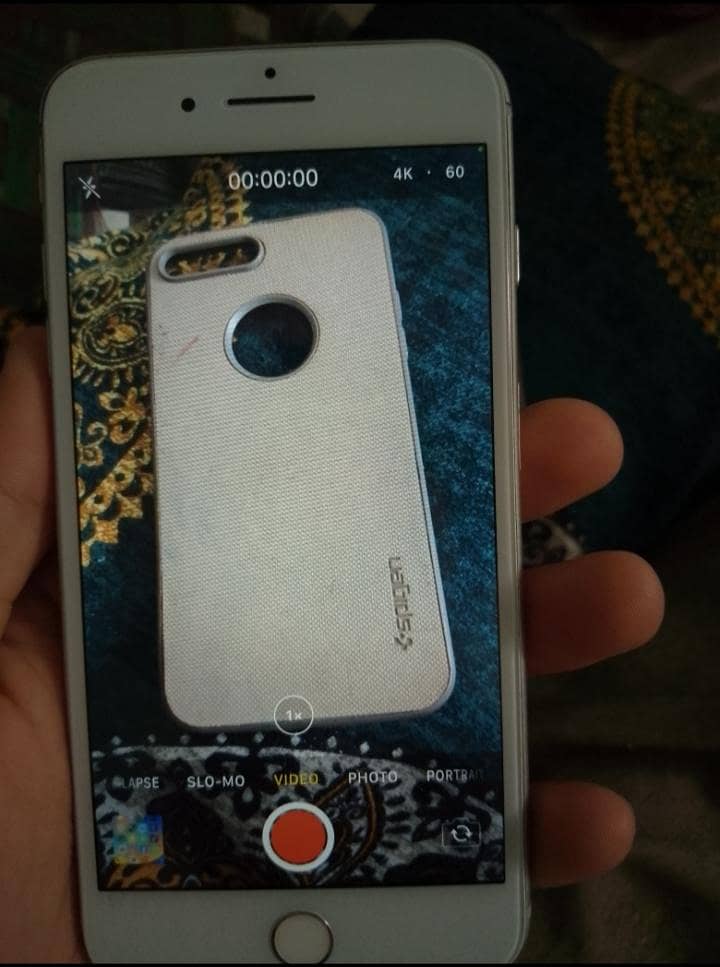 Apple iPhone 8 Plus 5
