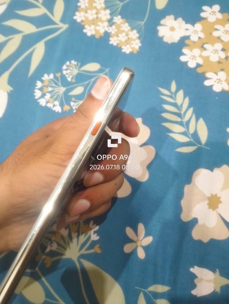 Tecno CAMON 40 1
