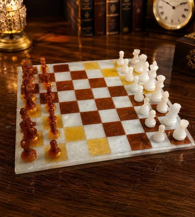 Resin Chess board with 32 pieces
