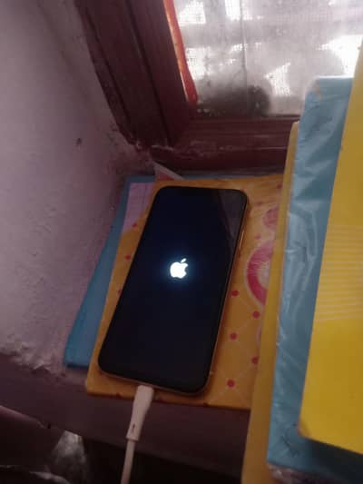 Apple iPhone XR