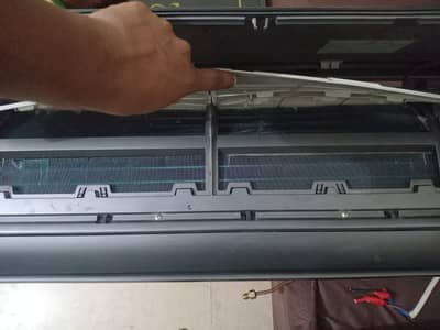 1tan Ac Electrolux 10 by 10 condition like new