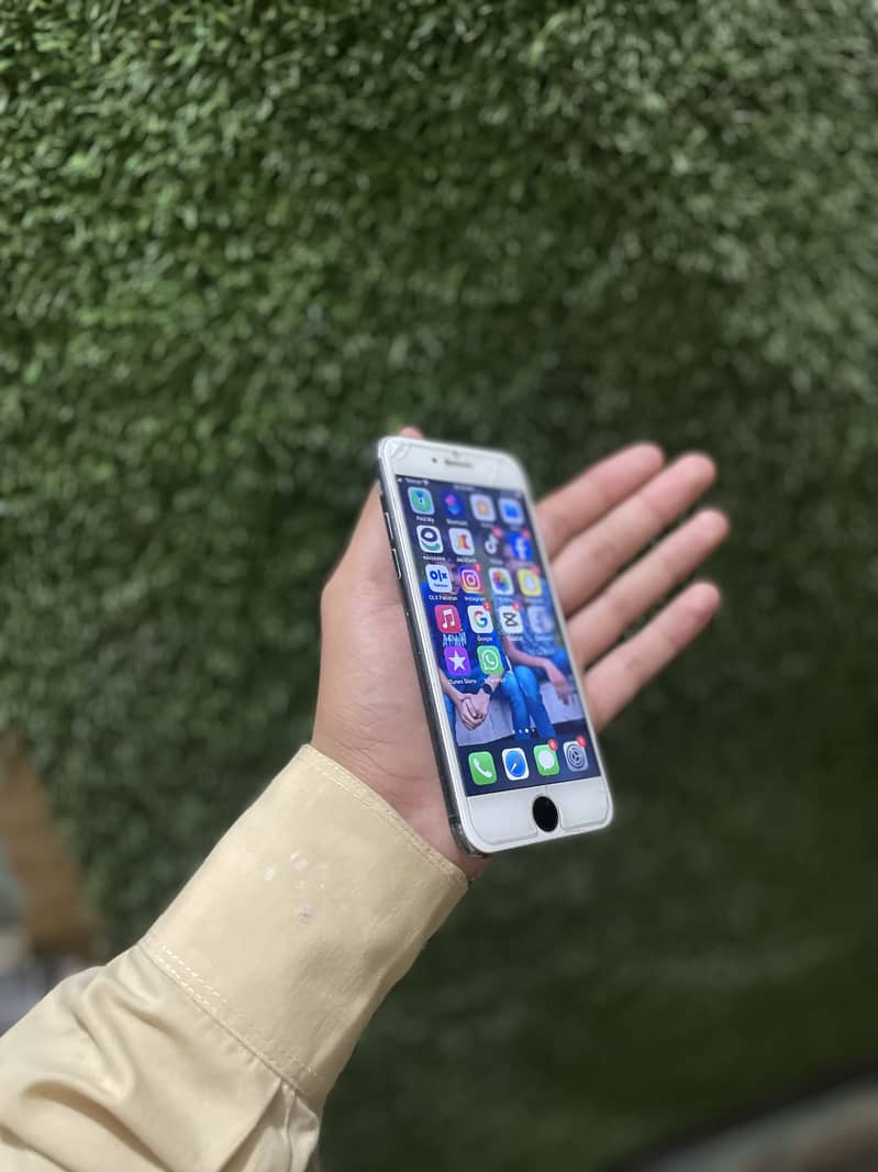 iPhone 7 4