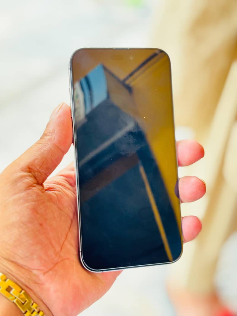 Apple iPhone 14 Pro Max 3