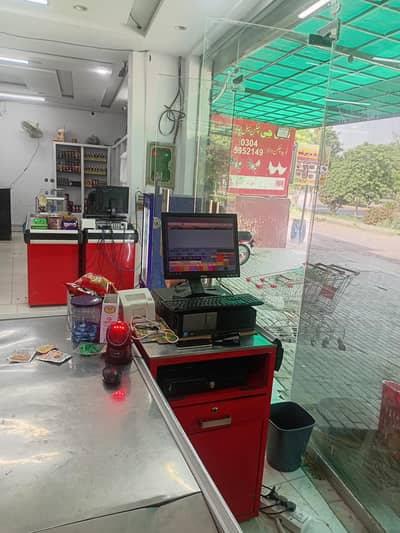 Femail cashier required
