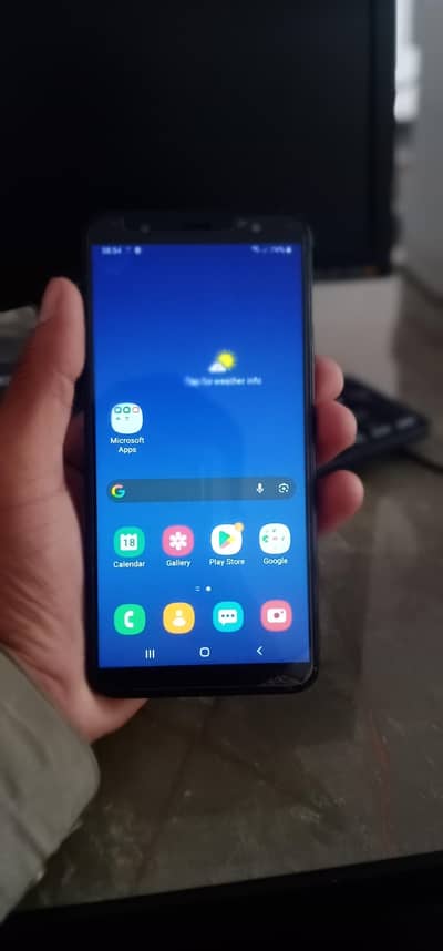Samsung Mobile J8