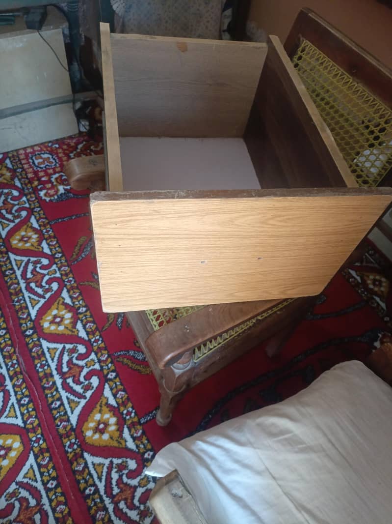 table drawer showcase 1
