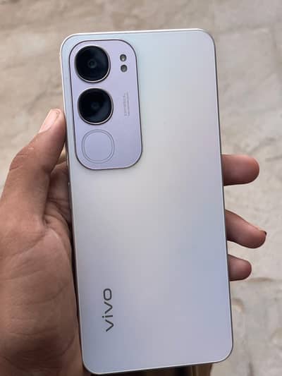 vivo y19s 10/10 34999