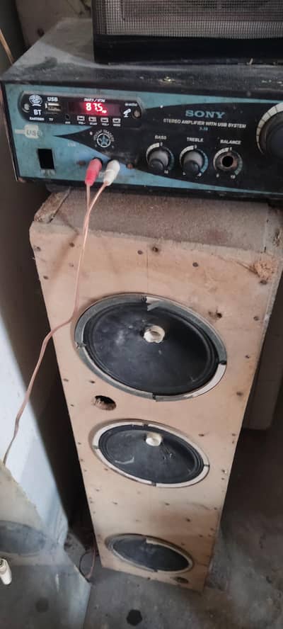 1 power amplifier with 3 speaker 6 " mikmal sat chalta howa