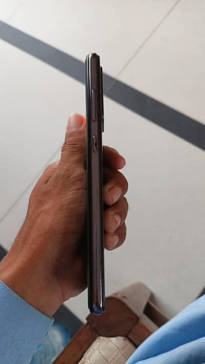 Samsung a72 8gb 128gb  Good Condition Box Available