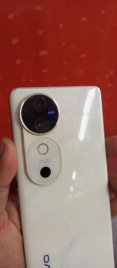 Vivo V40,  88k sy nichy waly time waste na kren