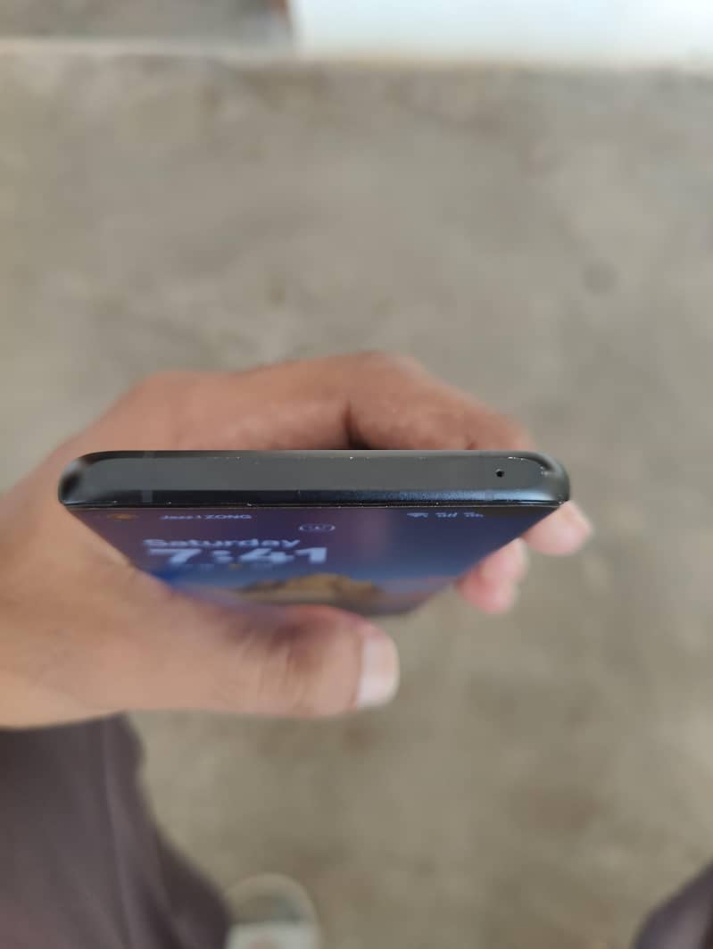 One Plus 10 Pro 4
