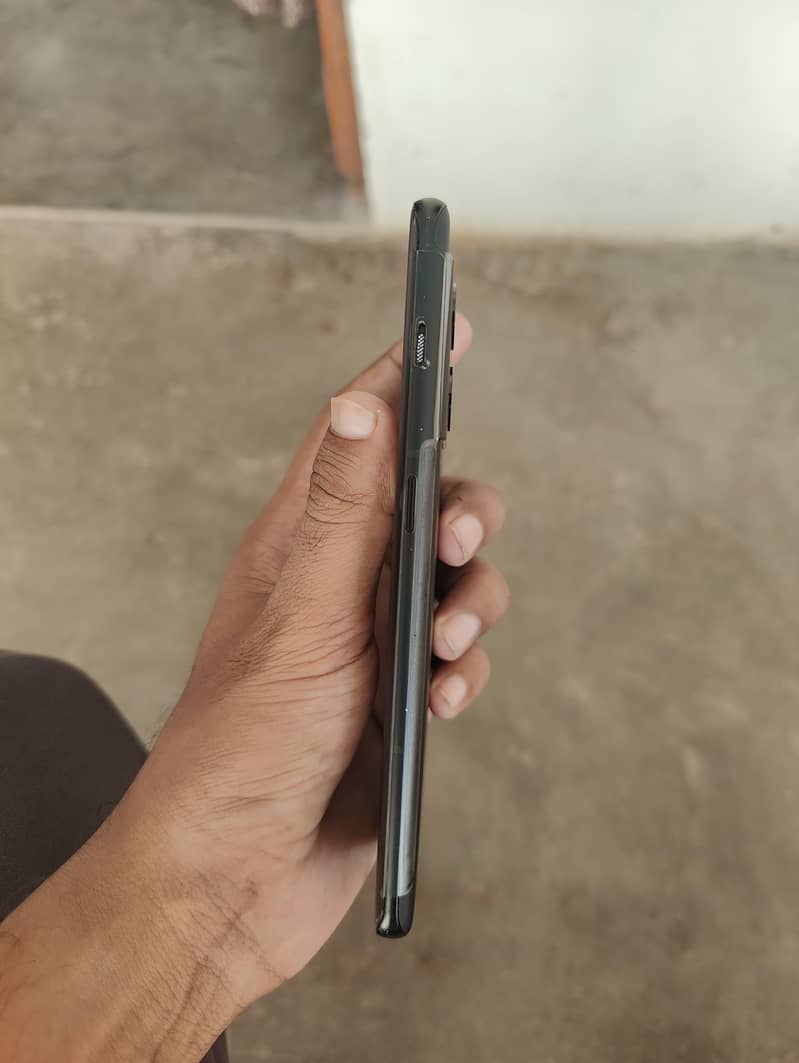One Plus 10 Pro 6