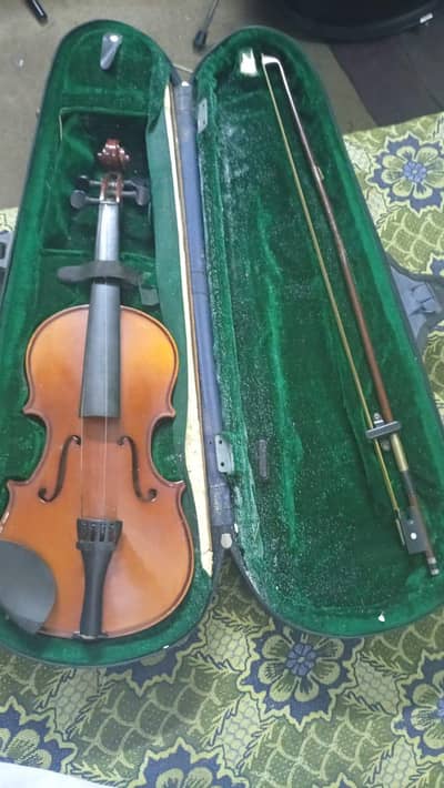 musical items Paino and volin