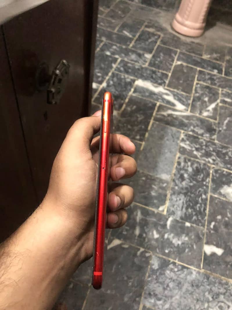 Apple iPhone 8 Plus 3