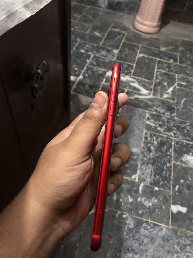 Apple iPhone 8 Plus 4