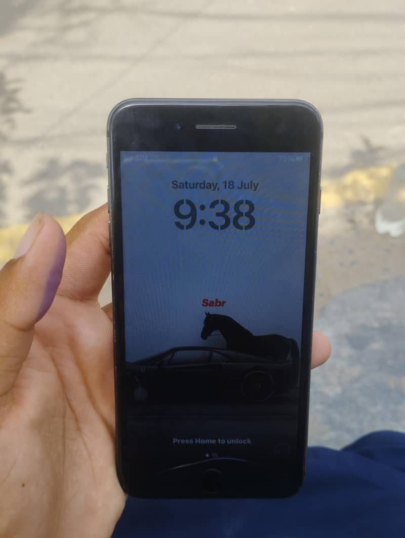 Apple iPhone 8 Plus 3