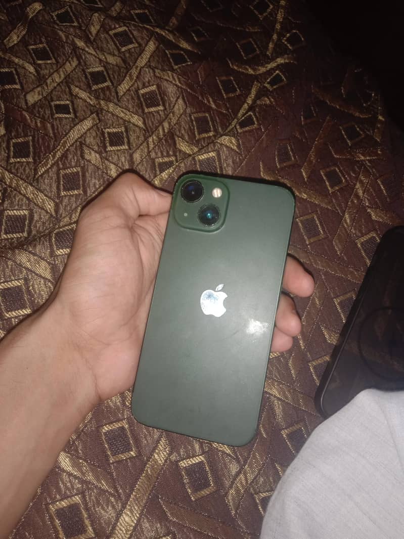 Apple iPhone 13 4
