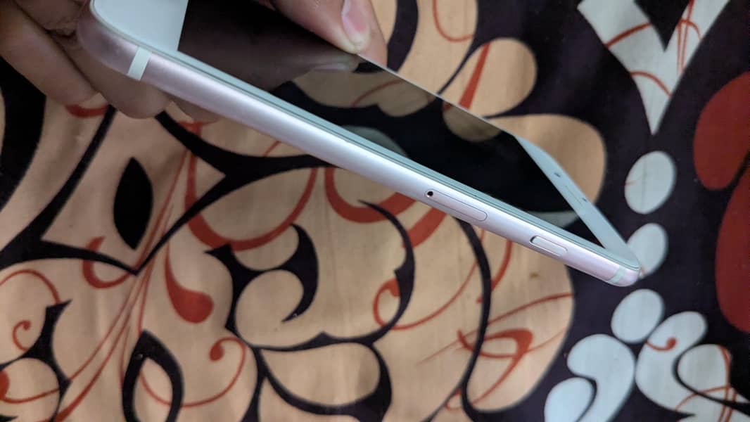 Apple iPhone 7 2