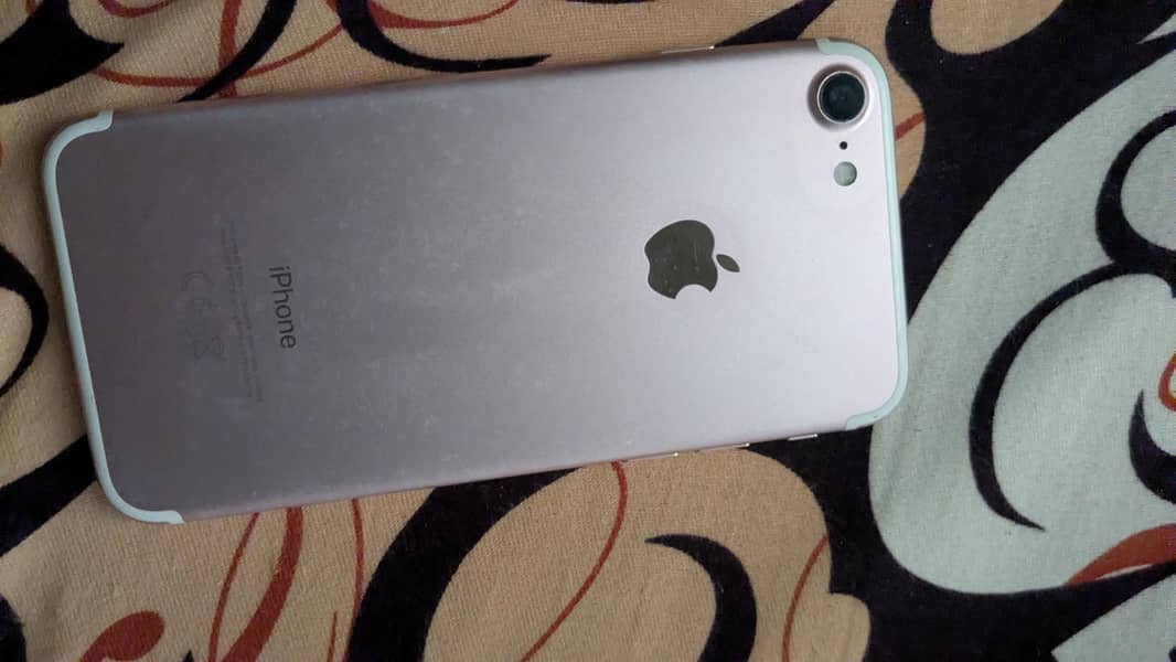 Apple iPhone 7 3
