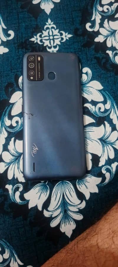 itel S16. . no. . box. . . no chagar. . ram. 2. . 32. . exchange bi ho jya ga