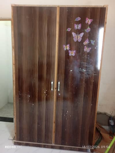 2 door cupboard lasani , 2 lasani cupboard doors ,4  upper cabinet s