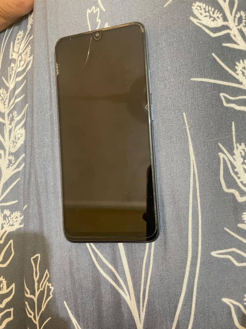 Realme C63 1