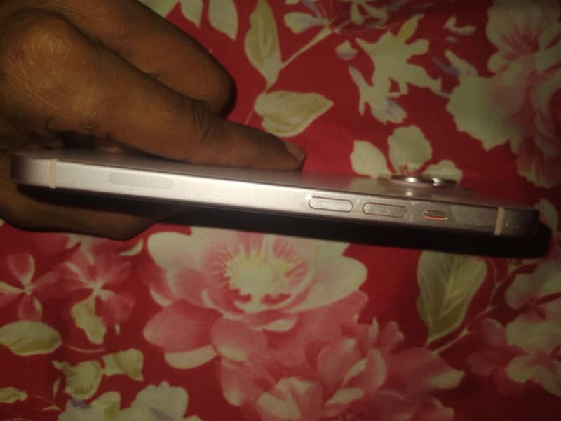 Apple iPhone 15 2