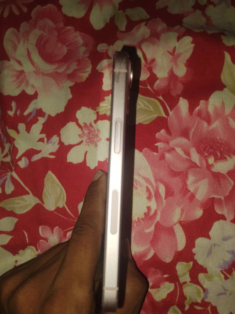 Apple iPhone 15 3