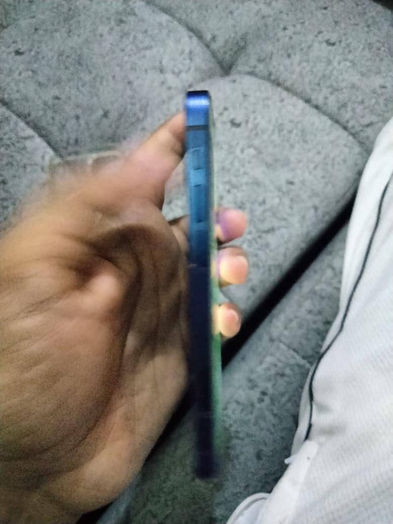 Apple iPhone 12 mini 4