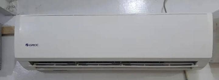 Gree 1.5 ton Non inverter heat and cool totally genuine luch condition